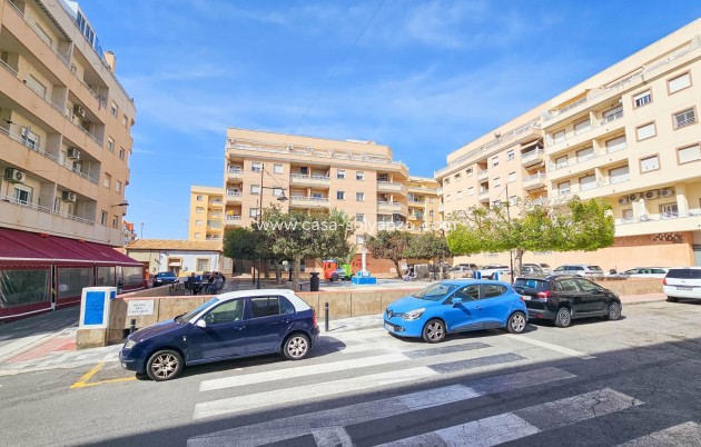 Resale - Apartment / flat - Torrevieja - Center