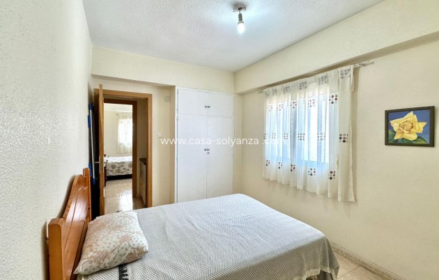 Reventa - Apartamento / piso - Torrevieja - Estacion Autobuses