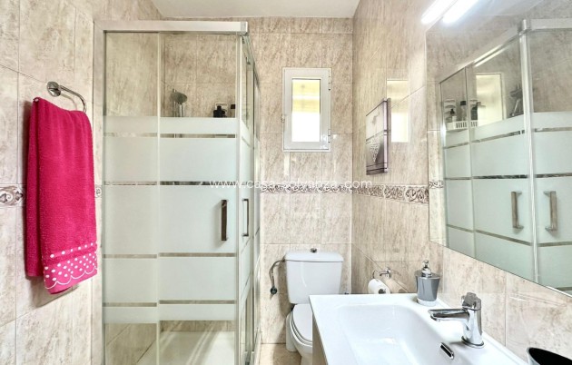 Reventa - Apartamento / piso - Torrevieja - Estacion Autobuses