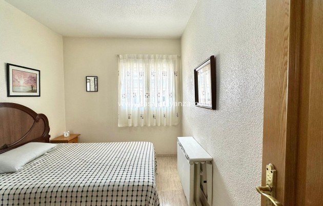 Reventa - Apartamento / piso - Torrevieja - Estacion Autobuses