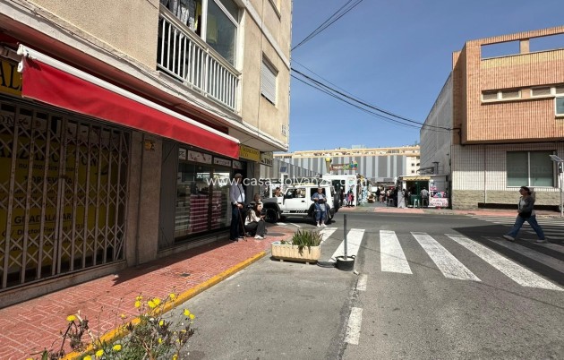 Reventa - Apartamento / piso - Torrevieja - Estacion Autobuses