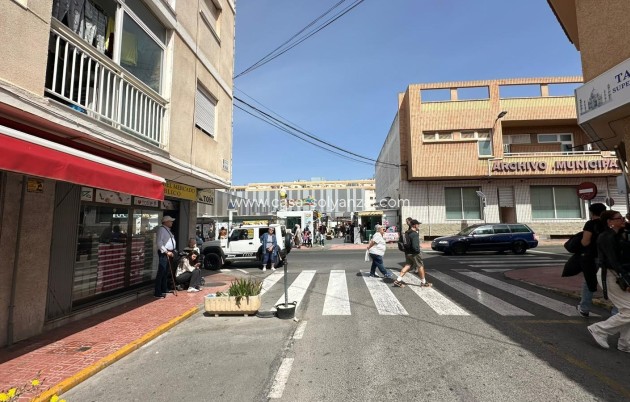 Reventa - Apartamento / piso - Torrevieja - Estacion Autobuses