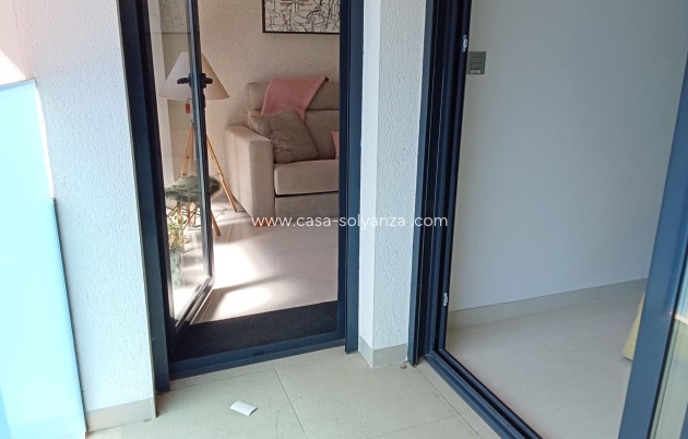 Resale - Apartment / flat - Torrevieja - Estacion Autobuses