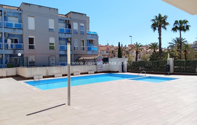 Resale - Apartment / flat - Torrevieja - Estacion Autobuses