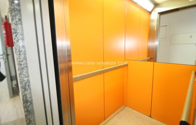 Resale - Apartment / flat - Torrevieja - Center