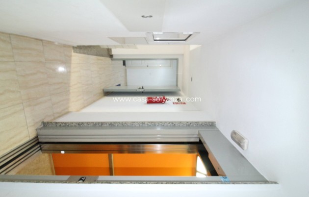 Resale - Apartment / flat - Torrevieja - Center