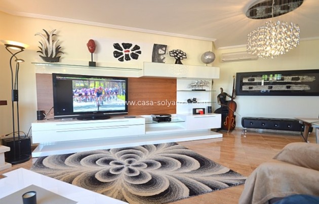 Reventa - Villa - Campos del Río - Inland