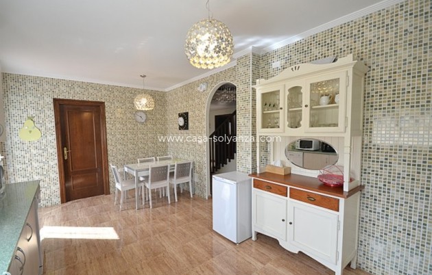 Reventa - Villa - Campos del Río - Inland