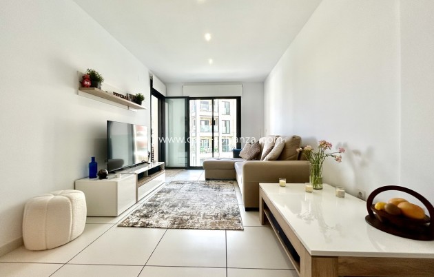 Reventa - Apartamento / piso - Villamartin - Costa Blanca