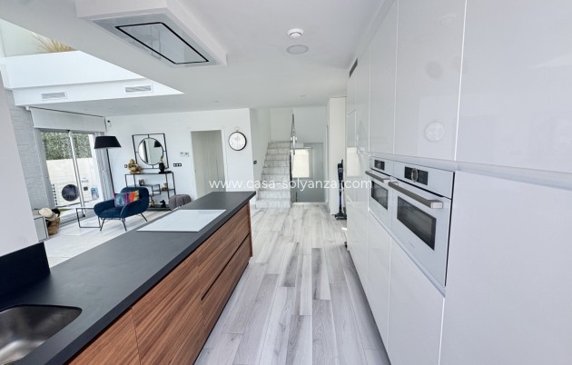 Herverkoop - Villa - Lomas de Cabo Roig