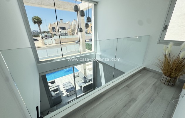 Herverkoop - Villa - Lomas de Cabo Roig