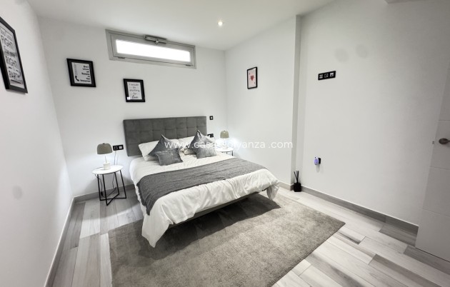Herverkoop - Villa - Lomas de Cabo Roig