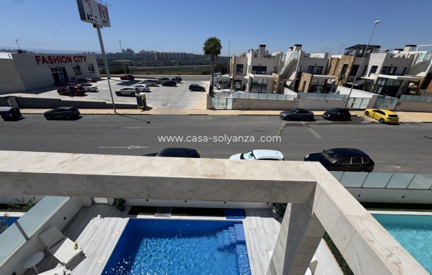 Herverkoop - Villa - Lomas de Cabo Roig