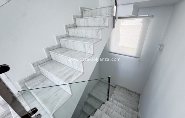 Herverkoop - Villa - Lomas de Cabo Roig