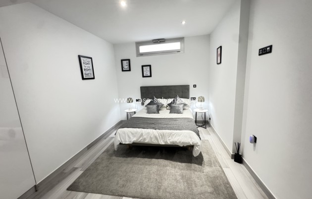 Herverkoop - Villa - Lomas de Cabo Roig