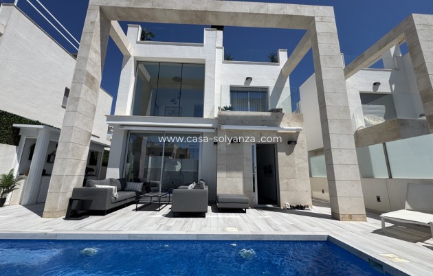 Herverkoop - Villa - Lomas de Cabo Roig