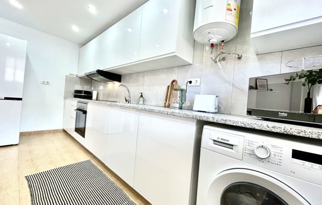 Reventa - Apartamento / piso - Villamartin - Costa Blanca