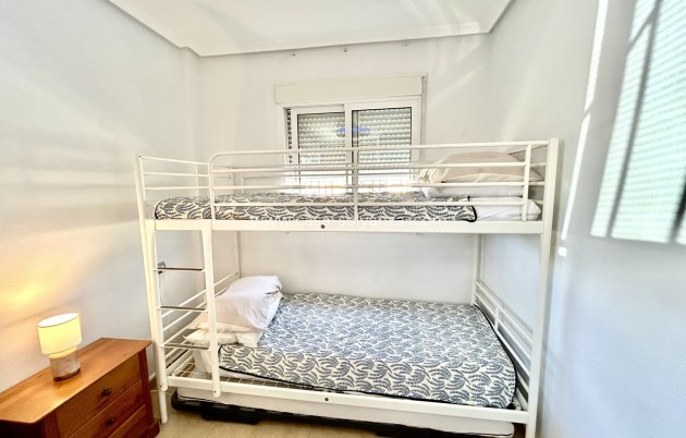 Reventa - Apartamento / piso - Villamartin - Costa Blanca