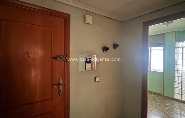 Reventa - Apartamento / piso - Orihuela - Zona Centro