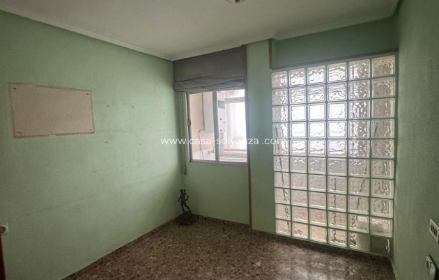 Reventa - Apartamento / piso - Orihuela - Zona Centro