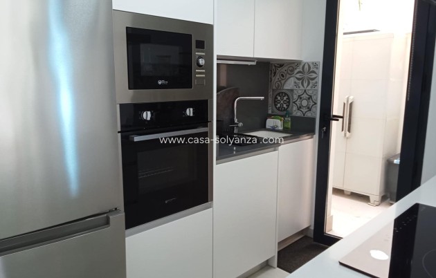 Resale - Apartment / flat - Torrevieja - Estacion Autobuses