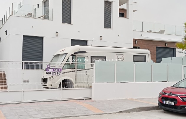 Reventa - Villa - Los Montesinos - Costa Blanca