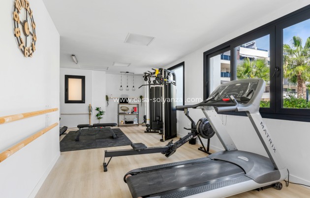 Resale - Apartment / flat - Villamartin - Costa Blanca