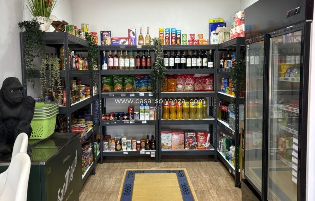 Reventa - Commercial Property - Torrevieja - Puerto