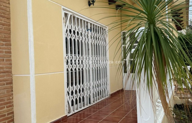 Resale - Villa - Orihuela Costa