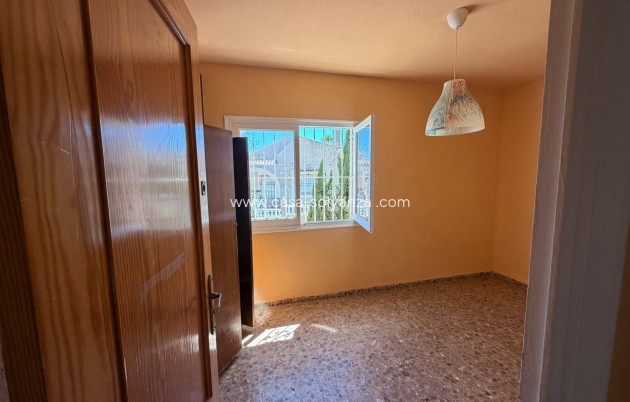 Herverkoop - Villa - Torrevieja - Los Balcones