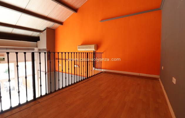 Revente - Commercial - Algorfa - La Finca Golf Resort