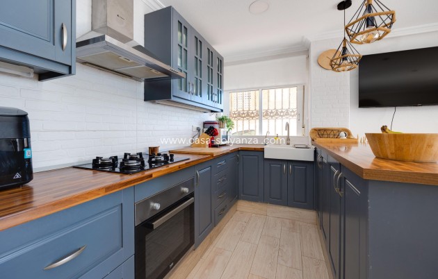 Resale - Bungalow - Torrevieja - Playa De Los Naufragos