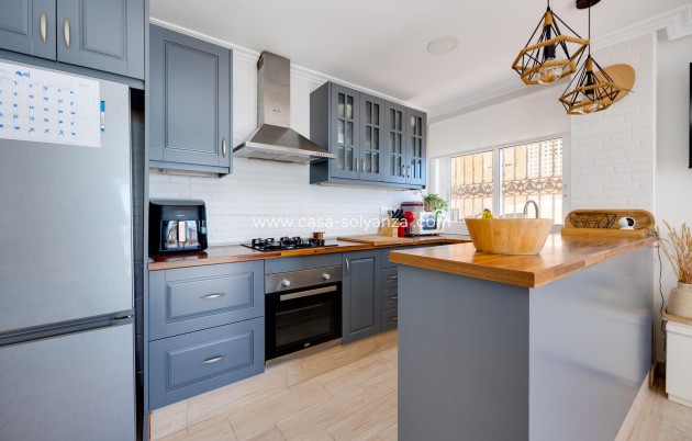 Resale - Bungalow - Torrevieja - Playa De Los Naufragos