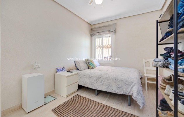 Resale - Bungalow - Torrevieja - Playa De Los Naufragos