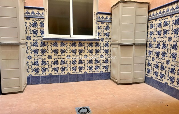 Reventa - Apartamento / piso - Torrevieja - Center