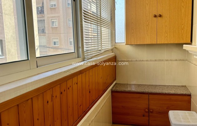 Reventa - Apartamento / piso - Torrevieja - Center