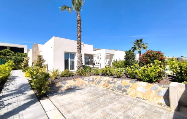 Resale - Villa - Algorfa