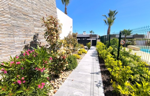 Resale - Villa - Algorfa
