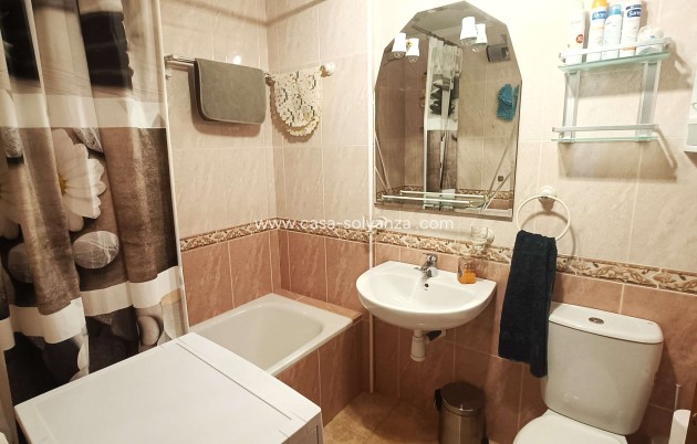 Resale - Apartment / flat - Villamartin - Costa Blanca