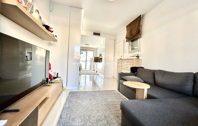 Resale - Apartment / flat - Punta Prima - Costa Blanca