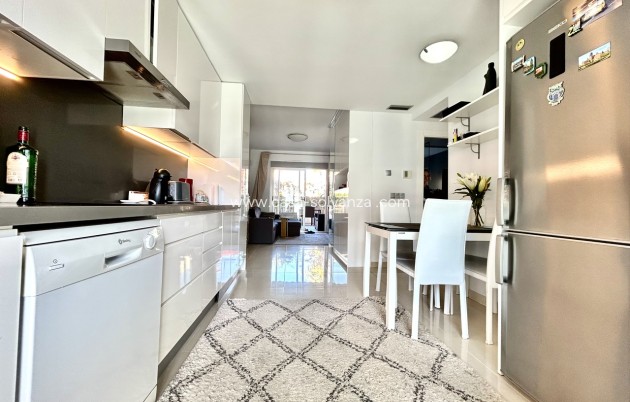 Resale - Apartment / flat - Punta Prima - Costa Blanca