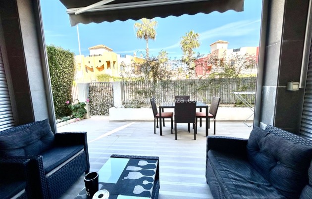 Resale - Apartment / flat - Punta Prima - Costa Blanca