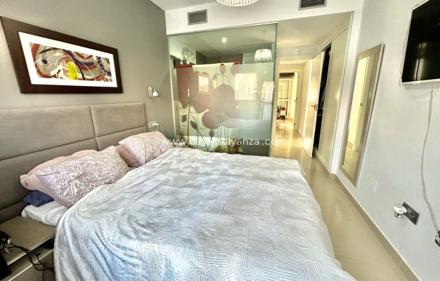 Resale - Apartment / flat - Punta Prima - Costa Blanca