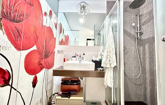 Resale - Apartment / flat - Punta Prima - Costa Blanca