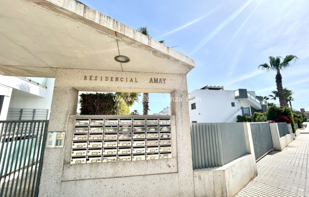 Resale - Apartment / flat - Punta Prima - Costa Blanca