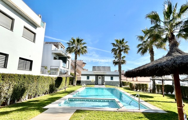 Resale - Apartment / flat - Punta Prima - Costa Blanca