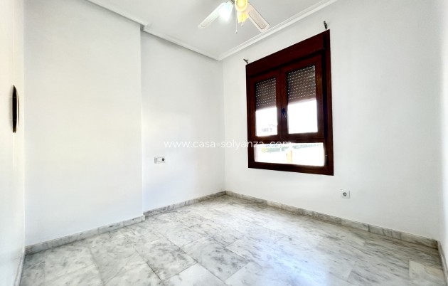 Resale - Apartment / flat - Villamartin - Costa Blanca