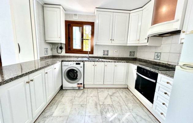 Resale - Apartment / flat - Villamartin - Costa Blanca