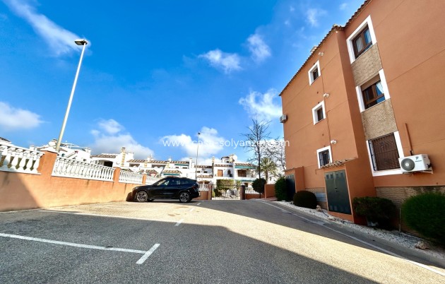 Resale - Apartment / flat - Villamartin - Costa Blanca