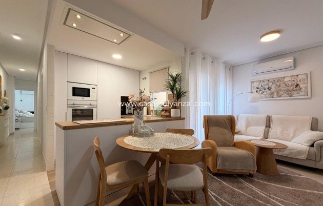 Resale - Apartment / flat - Torrevieja - Center